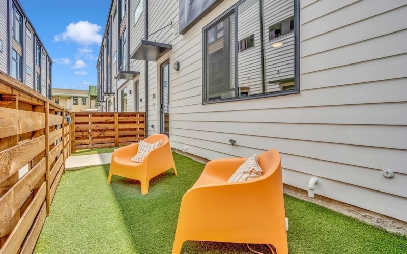 3612 N San Jacinto Avenue #107, Dallas, TX 75204, 3 Bedrooms Bedrooms, ,3 BathroomsBathrooms,Residential,For Sale,3612 N San Jacinto Avenue,20924978