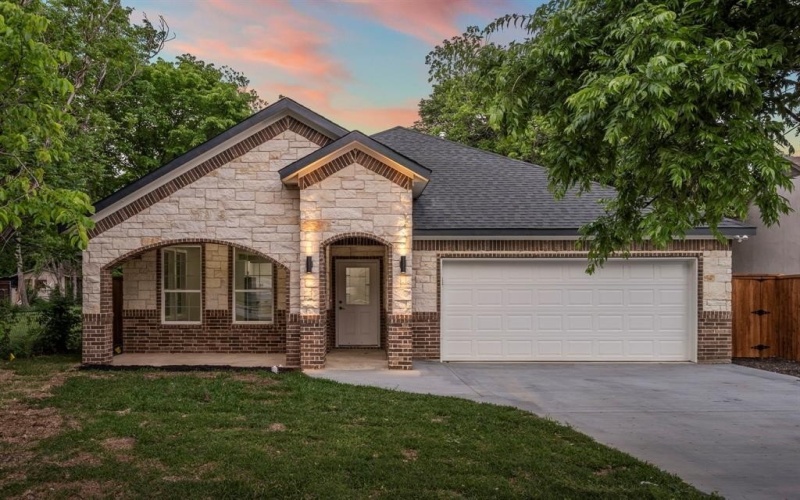 518 S Cockrell Hill Road, Cockrell Hill, TX 75211, 3 Bedrooms Bedrooms, ,2 BathroomsBathrooms,Residential,For Sale,518 S Cockrell Hill Road,20920717