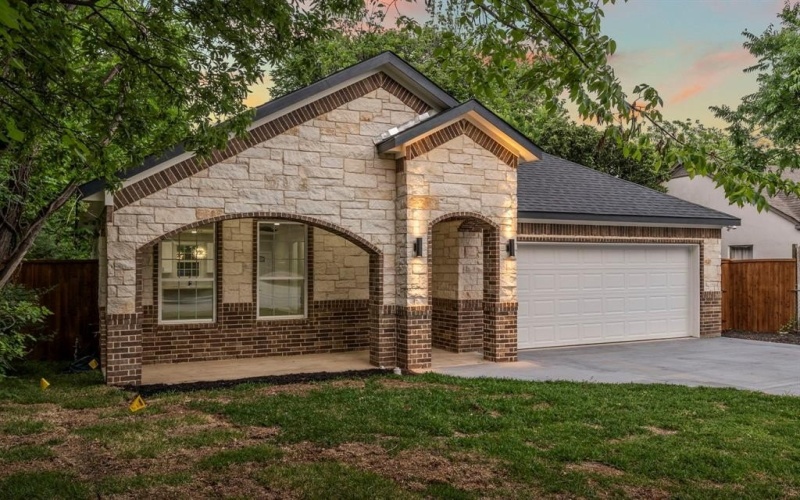 518 S Cockrell Hill Road, Cockrell Hill, TX 75211, 3 Bedrooms Bedrooms, ,2 BathroomsBathrooms,Residential,For Sale,518 S Cockrell Hill Road,20920717