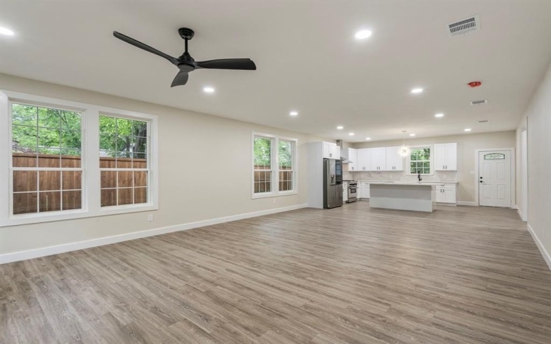 518 S Cockrell Hill Road, Cockrell Hill, TX 75211, 3 Bedrooms Bedrooms, ,2 BathroomsBathrooms,Residential,For Sale,518 S Cockrell Hill Road,20920717