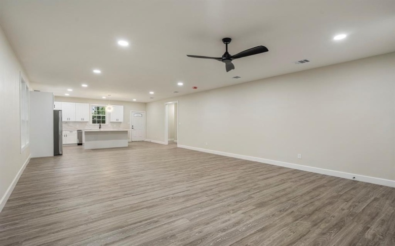 518 S Cockrell Hill Road, Cockrell Hill, TX 75211, 3 Bedrooms Bedrooms, ,2 BathroomsBathrooms,Residential,For Sale,518 S Cockrell Hill Road,20920717