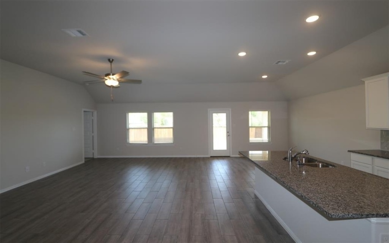 13165 Yellowstone Way, Providence Village, TX 76227, 4 Bedrooms Bedrooms, ,3 BathroomsBathrooms,Residential,For Sale,13165 Yellowstone Way,20917472