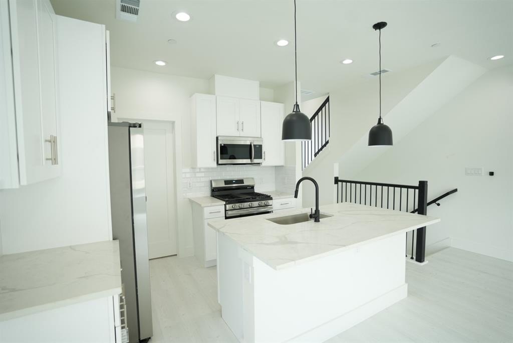 7207 Mohawk Drive #108, Dallas, TX 75235, 2 Bedrooms Bedrooms, ,2 BathroomsBathrooms,Residential Lease,For Rent,7207 Mohawk Drive,20925680