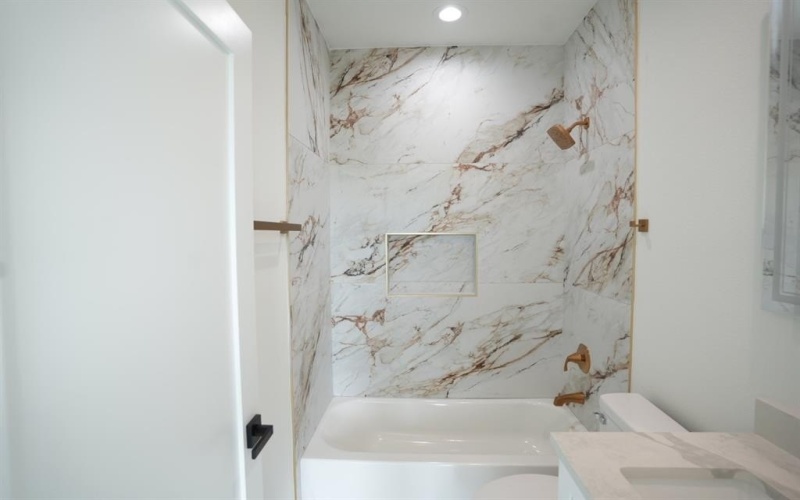 7207 Mohawk Drive #108, Dallas, TX 75235, 2 Bedrooms Bedrooms, ,2 BathroomsBathrooms,Residential Lease,For Rent,7207 Mohawk Drive,20925680
