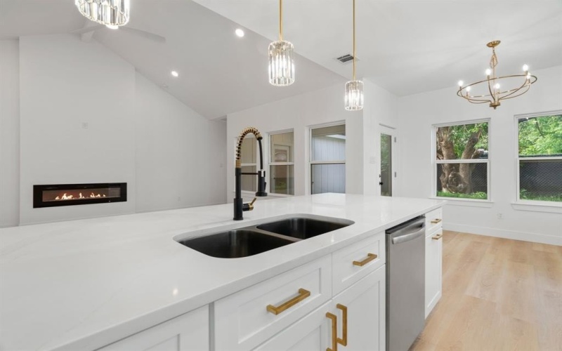 5120 Draper Street, Fort Worth, TX 76105, 3 Bedrooms Bedrooms, ,2 BathroomsBathrooms,Residential,For Sale,5120 Draper Street,20921585