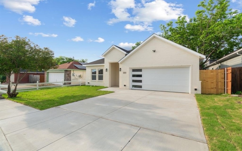 5120 Draper Street, Fort Worth, TX 76105, 3 Bedrooms Bedrooms, ,2 BathroomsBathrooms,Residential,For Sale,5120 Draper Street,20921585