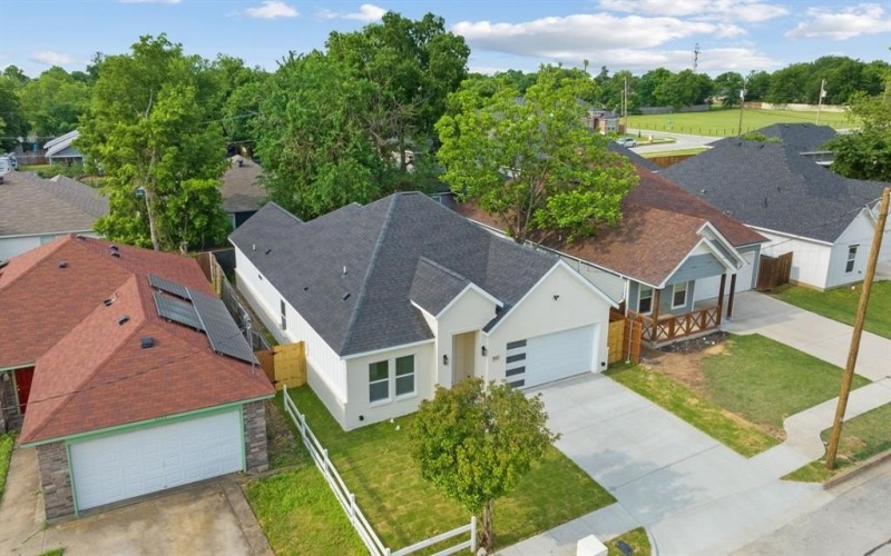 5120 Draper Street, Fort Worth, TX 76105, 3 Bedrooms Bedrooms, ,2 BathroomsBathrooms,Residential,For Sale,5120 Draper Street,20921585