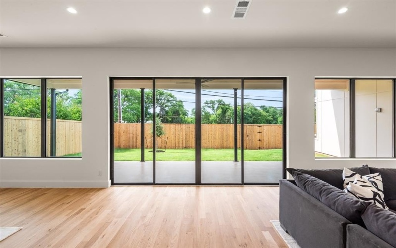 9834 Shoreview Road, Dallas, TX 75238, 5 Bedrooms Bedrooms, ,6 BathroomsBathrooms,Residential,For Sale,9834 Shoreview Road,20919864