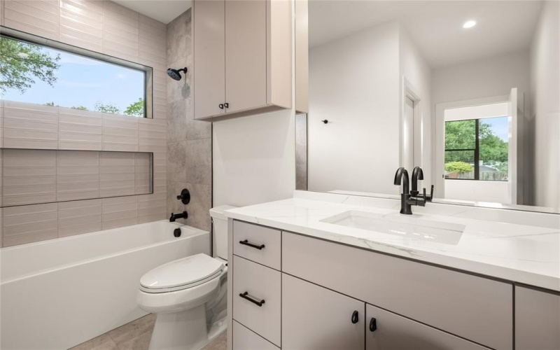 9834 Shoreview Road, Dallas, TX 75238, 5 Bedrooms Bedrooms, ,6 BathroomsBathrooms,Residential,For Sale,9834 Shoreview Road,20919864