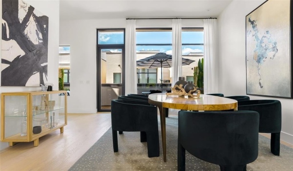 610 N Oak Cliff Boulevard #205, Dallas, TX 75208, 3 Habitaciones Habitaciones , ,3 BañosBaños,Residential,En Venta,610 N Oak Cliff Boulevard,20928303