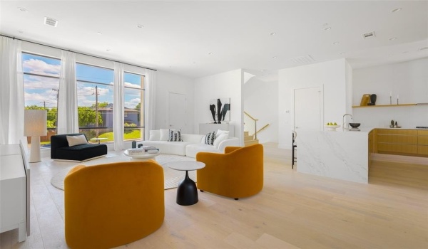 610 N Oak Cliff Boulevard #205, Dallas, TX 75208, 3 Habitaciones Habitaciones , ,3 BañosBaños,Residential,En Venta,610 N Oak Cliff Boulevard,20928303