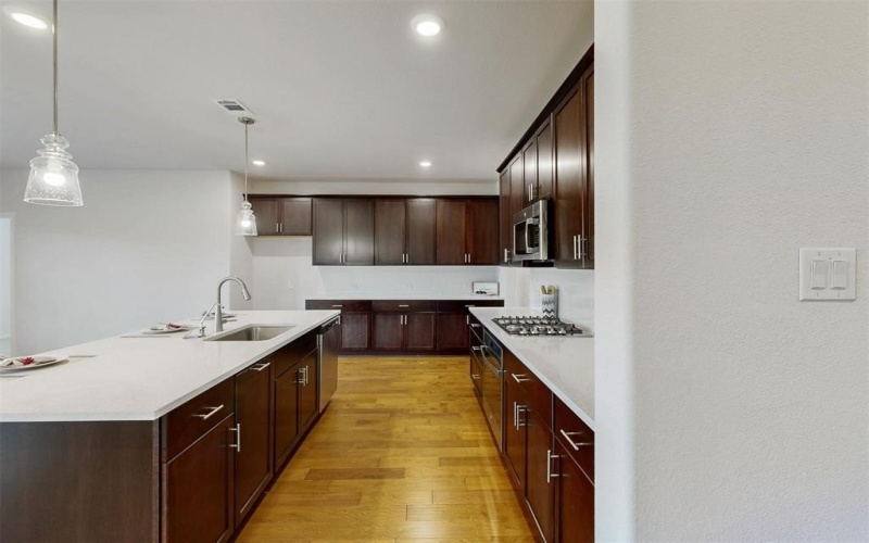 716 Parkside Drive, Justin, TX 76247, 5 Bedrooms Bedrooms, ,3 BathroomsBathrooms,Residential,For Sale,716 Parkside Drive,20924428