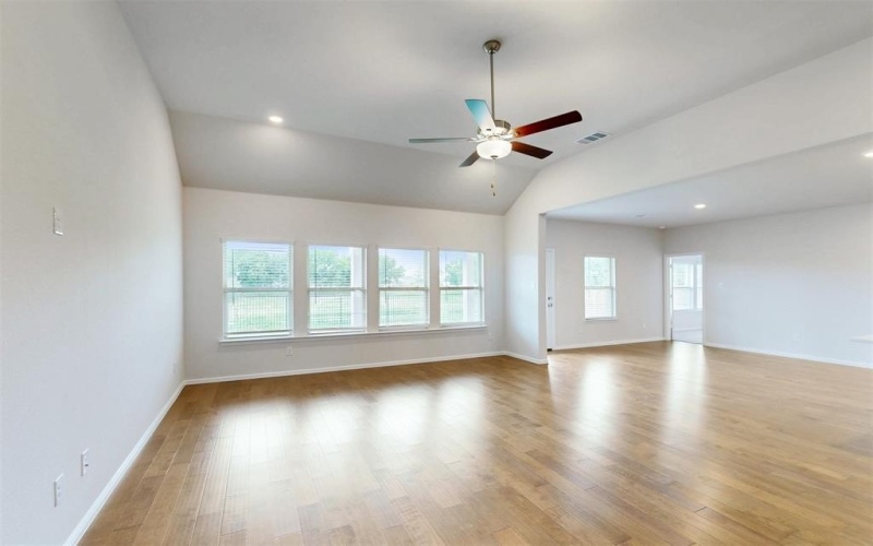 716 Parkside Drive, Justin, TX 76247, 5 Bedrooms Bedrooms, ,3 BathroomsBathrooms,Residential,For Sale,716 Parkside Drive,20924428