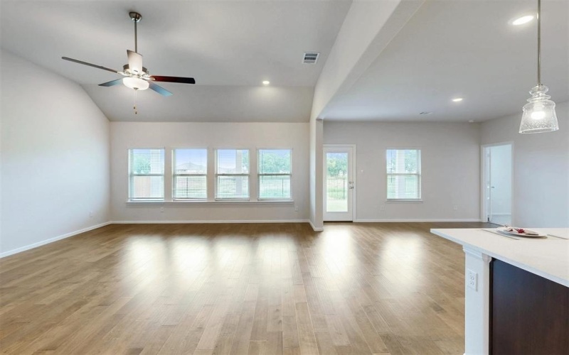 716 Parkside Drive, Justin, TX 76247, 5 Bedrooms Bedrooms, ,3 BathroomsBathrooms,Residential,For Sale,716 Parkside Drive,20924428