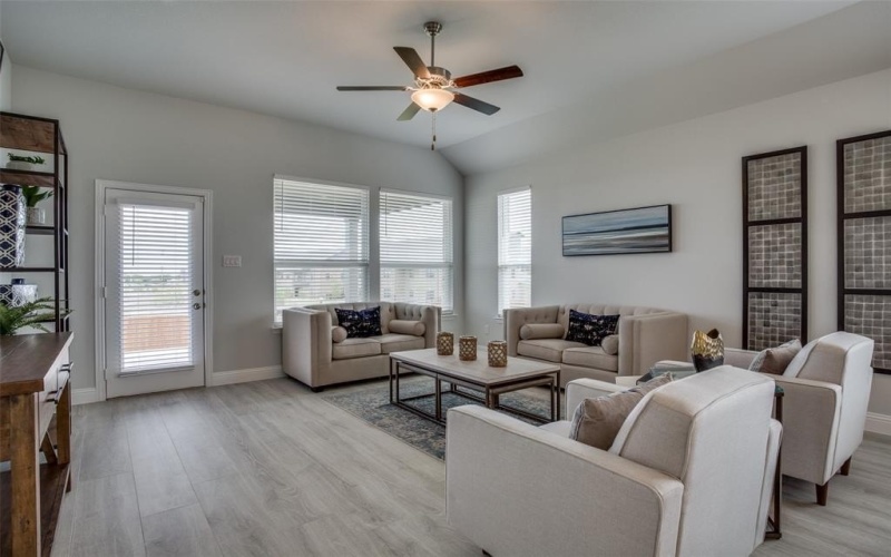 306 Ridge Drive, Justin, TX 76247, 4 Habitaciones Habitaciones , ,3 BañosBaños,Residential,En Venta,306 Ridge Drive,20933269