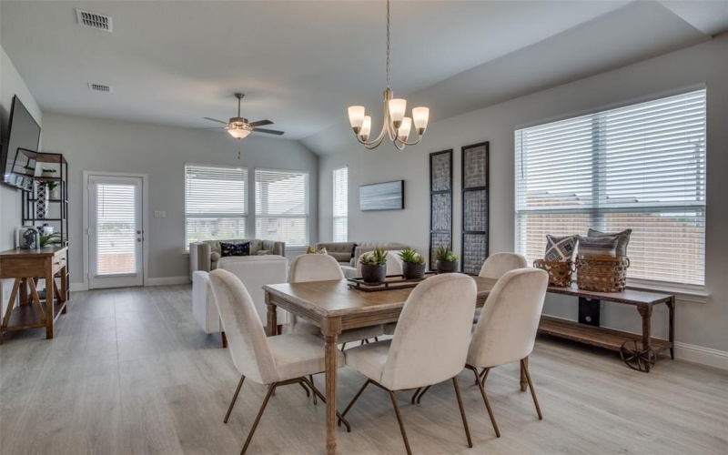 306 Ridge Drive, Justin, TX 76247, 4 Habitaciones Habitaciones , ,3 BañosBaños,Residential,En Venta,306 Ridge Drive,20933269