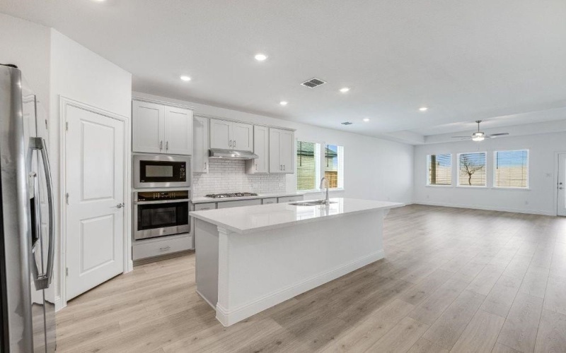 1225 La Bamba Drive, Fort Worth, TX 76052, 5 Habitaciones Habitaciones , ,3 BañosBaños,Residential,En Venta,1225 La Bamba Drive,20936782