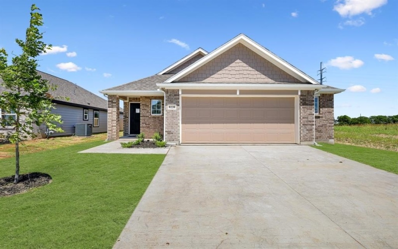 9220 Union Pacific Drive, Fort Worth, TX 76036, 3 Bedrooms Bedrooms, ,2 BathroomsBathrooms,Residential,For Sale,9220 Union Pacific Drive,20933531