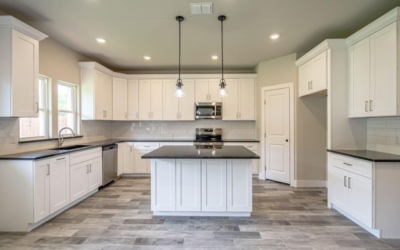 2100 Salina Circle, Granbury, TX 76048, 3 Bedrooms Bedrooms, ,2 BathroomsBathrooms,Residential,For Sale,2100 Salina Circle,20934018