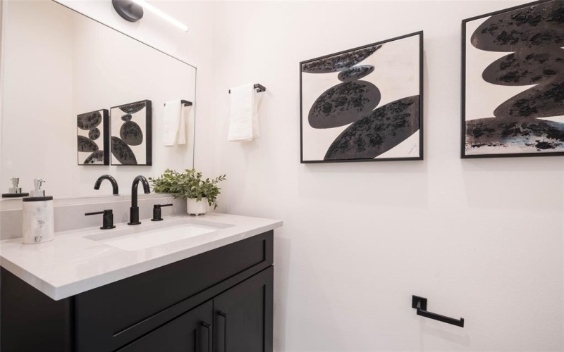 4517 Munger Avenue #104, Dallas, TX 75204, 2 Bedrooms Bedrooms, ,2 BathroomsBathrooms,Residential,For Sale,4517 Munger Avenue,20934226