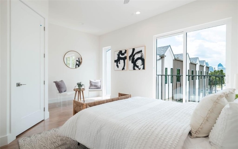 4517 Munger Avenue #104, Dallas, TX 75204, 2 Bedrooms Bedrooms, ,2 BathroomsBathrooms,Residential,For Sale,4517 Munger Avenue,20934226