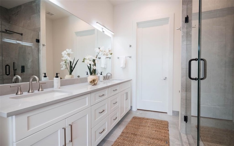 4517 Munger Avenue #104, Dallas, TX 75204, 2 Bedrooms Bedrooms, ,2 BathroomsBathrooms,Residential,For Sale,4517 Munger Avenue,20934226