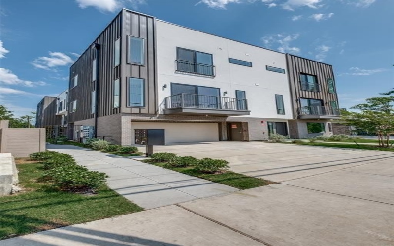 4517 Munger Avenue #104, Dallas, TX 75204, 2 Bedrooms Bedrooms, ,2 BathroomsBathrooms,Residential,For Sale,4517 Munger Avenue,20934226