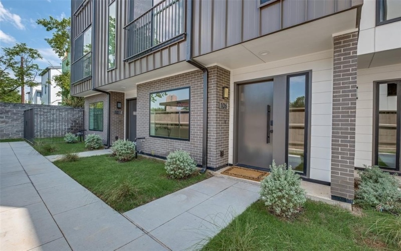 4517 Munger Avenue #104, Dallas, TX 75204, 2 Bedrooms Bedrooms, ,2 BathroomsBathrooms,Residential,For Sale,4517 Munger Avenue,20934226