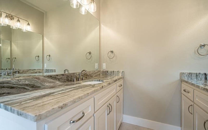 2048 Salina Circle, Granbury, TX 76048, 4 Bedrooms Bedrooms, ,3 BathroomsBathrooms,Residential,For Sale,2048 Salina Circle,20935469