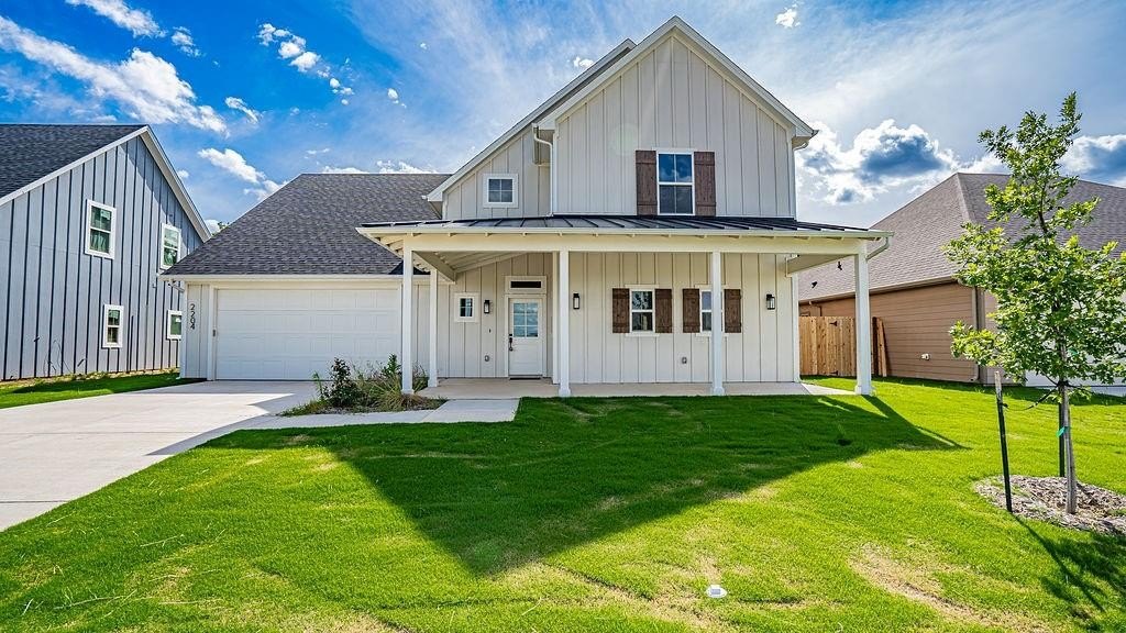 2204 Salina Circle, Granbury, TX 76048, 4 Bedrooms Bedrooms, ,3 BathroomsBathrooms,Residential,For Sale,2204 Salina Circle,20935788
