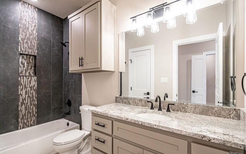 2204 Salina Circle, Granbury, TX 76048, 4 Bedrooms Bedrooms, ,3 BathroomsBathrooms,Residential,For Sale,2204 Salina Circle,20935788
