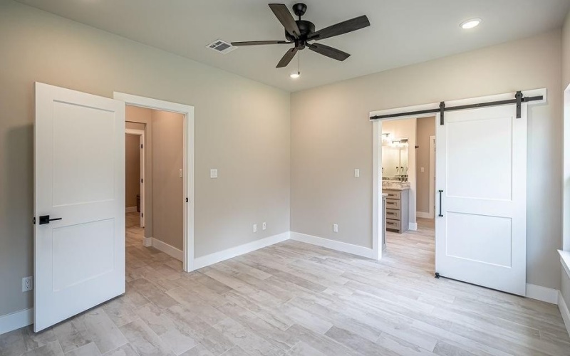 2204 Salina Circle, Granbury, TX 76048, 4 Bedrooms Bedrooms, ,3 BathroomsBathrooms,Residential,For Sale,2204 Salina Circle,20935788