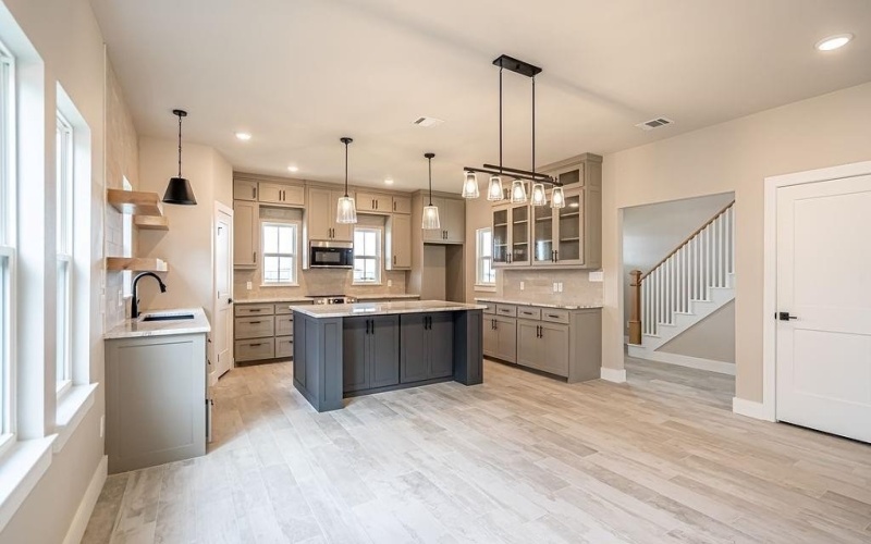 2204 Salina Circle, Granbury, TX 76048, 4 Bedrooms Bedrooms, ,3 BathroomsBathrooms,Residential,For Sale,2204 Salina Circle,20935788