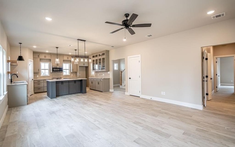 2204 Salina Circle, Granbury, TX 76048, 4 Bedrooms Bedrooms, ,3 BathroomsBathrooms,Residential,For Sale,2204 Salina Circle,20935788