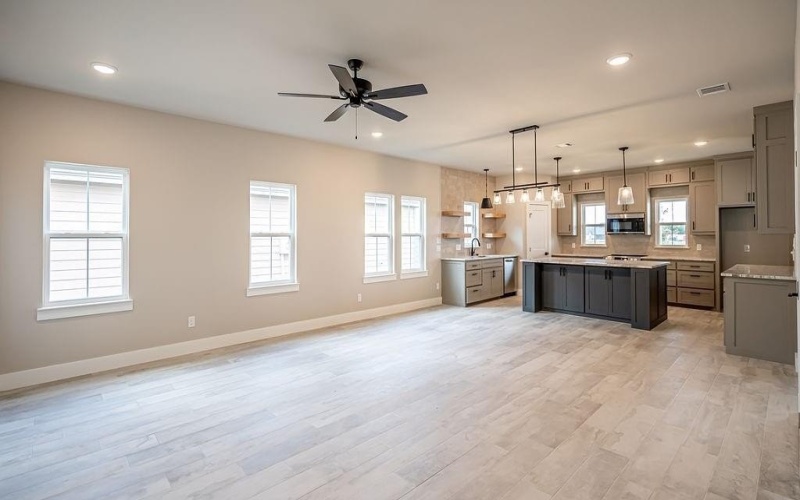 2204 Salina Circle, Granbury, TX 76048, 4 Bedrooms Bedrooms, ,3 BathroomsBathrooms,Residential,For Sale,2204 Salina Circle,20935788
