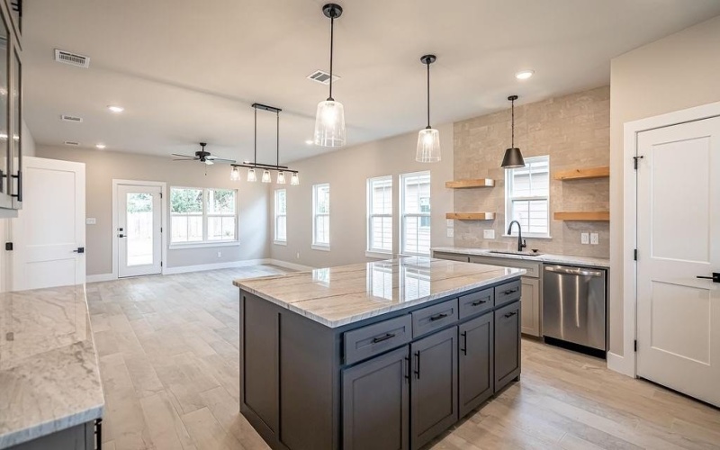 2204 Salina Circle, Granbury, TX 76048, 4 Bedrooms Bedrooms, ,3 BathroomsBathrooms,Residential,For Sale,2204 Salina Circle,20935788