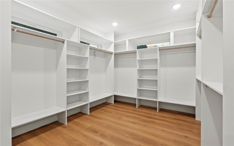 426 Avenue E, Dallas, TX 75203, 4 Bedrooms Bedrooms, ,5 BathroomsBathrooms,Residential,For Sale,426 Avenue E,20935823