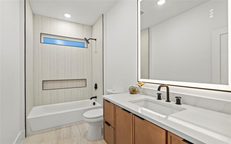 426 Avenue E, Dallas, TX 75203, 4 Bedrooms Bedrooms, ,5 BathroomsBathrooms,Residential,For Sale,426 Avenue E,20935823