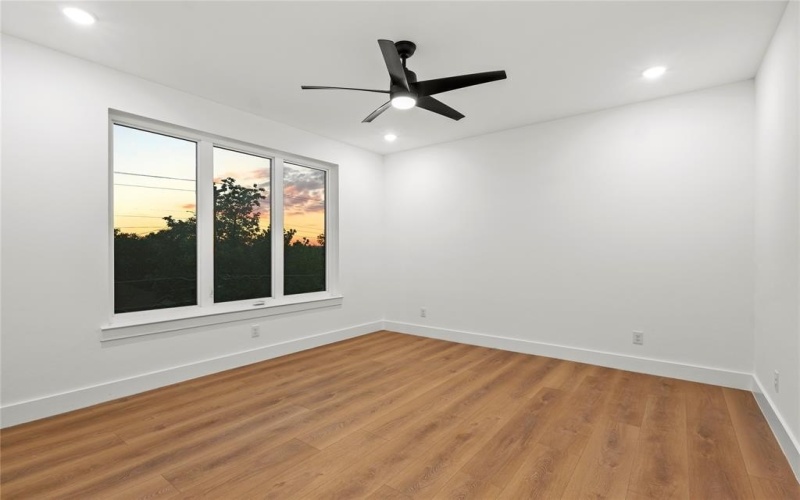 426 Avenue E, Dallas, TX 75203, 4 Bedrooms Bedrooms, ,5 BathroomsBathrooms,Residential,For Sale,426 Avenue E,20935823