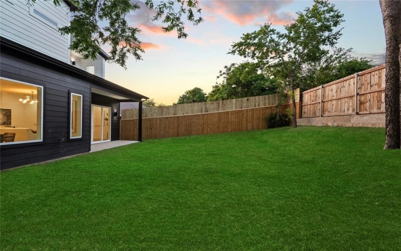 426 Avenue E, Dallas, TX 75203, 4 Bedrooms Bedrooms, ,5 BathroomsBathrooms,Residential,For Sale,426 Avenue E,20935823