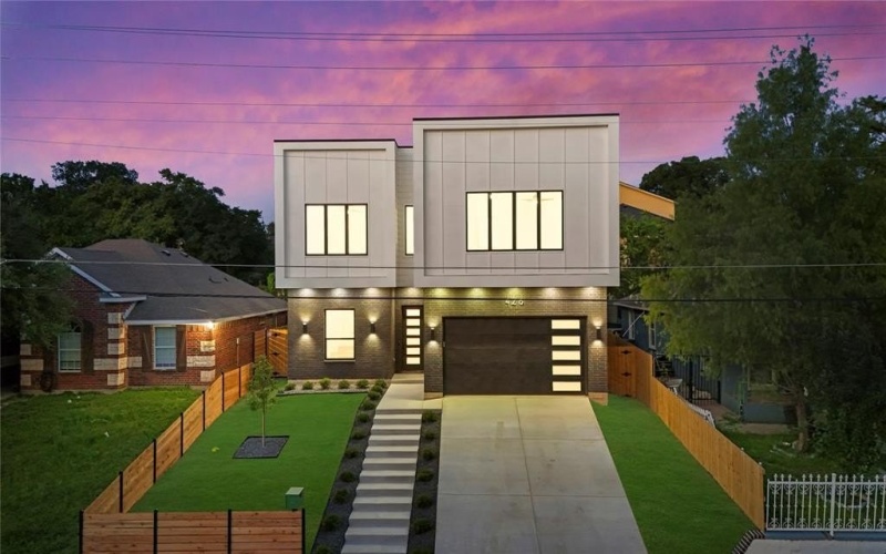426 Avenue E, Dallas, TX 75203, 4 Bedrooms Bedrooms, ,5 BathroomsBathrooms,Residential,For Sale,426 Avenue E,20935823