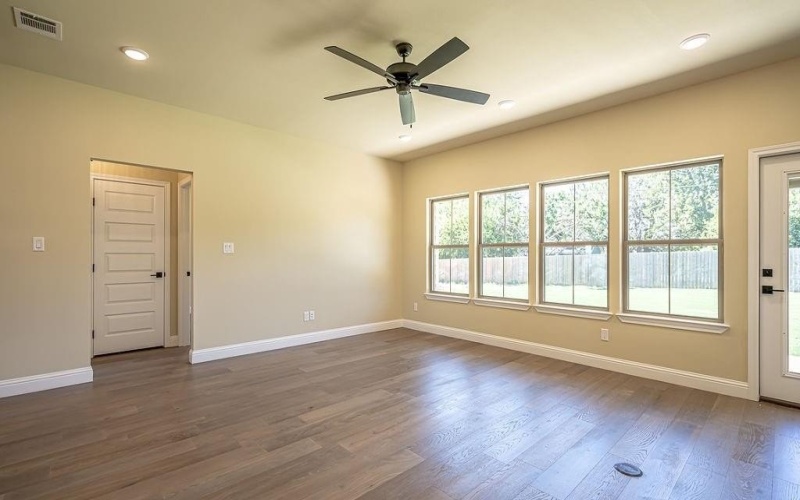 2104 Salina Circle, Granbury, TX 76048, 3 Bedrooms Bedrooms, ,2 BathroomsBathrooms,Residential,For Sale,2104 Salina Circle,20935841