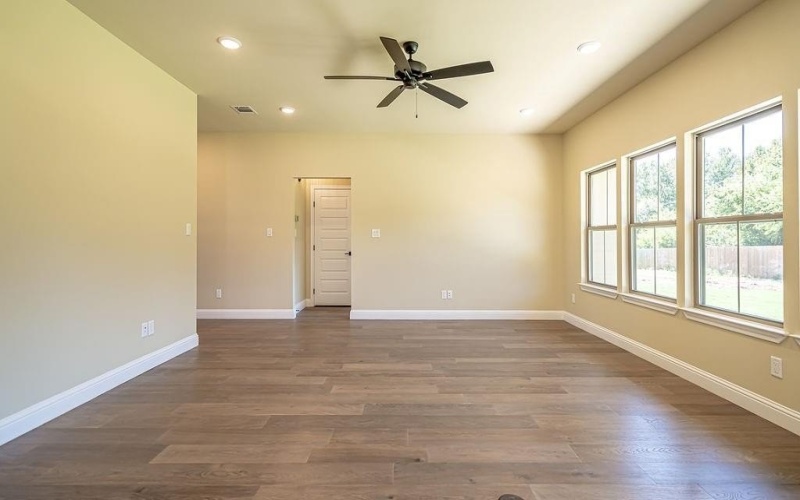 2104 Salina Circle, Granbury, TX 76048, 3 Bedrooms Bedrooms, ,2 BathroomsBathrooms,Residential,For Sale,2104 Salina Circle,20935841