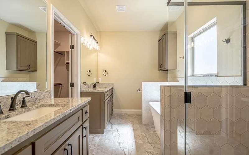 2104 Salina Circle, Granbury, TX 76048, 3 Bedrooms Bedrooms, ,2 BathroomsBathrooms,Residential,For Sale,2104 Salina Circle,20935841