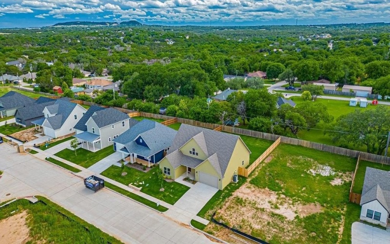 2104 Salina Circle, Granbury, TX 76048, 3 Bedrooms Bedrooms, ,2 BathroomsBathrooms,Residential,For Sale,2104 Salina Circle,20935841