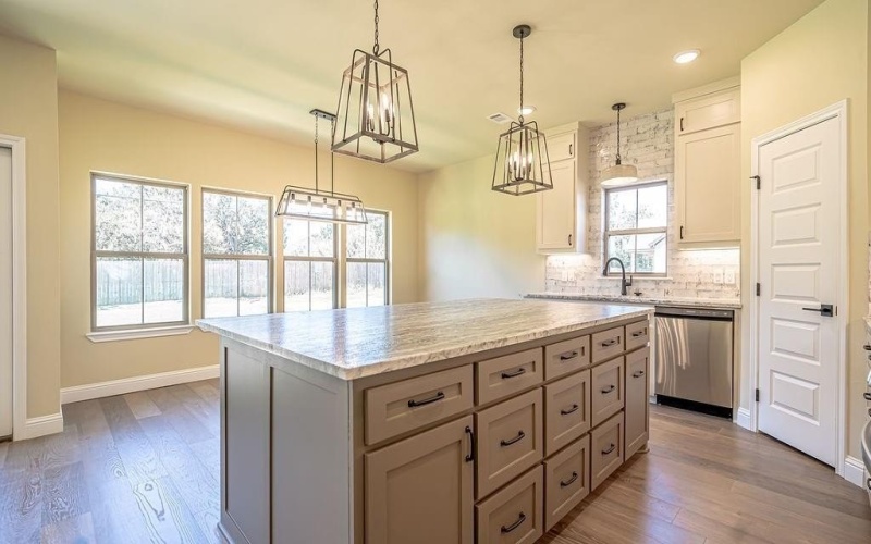 2104 Salina Circle, Granbury, TX 76048, 3 Bedrooms Bedrooms, ,2 BathroomsBathrooms,Residential,For Sale,2104 Salina Circle,20935841