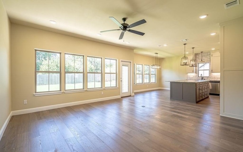2104 Salina Circle, Granbury, TX 76048, 3 Bedrooms Bedrooms, ,2 BathroomsBathrooms,Residential,For Sale,2104 Salina Circle,20935841