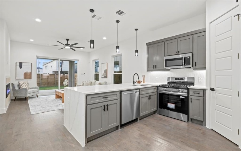 2527 Pennsylvania Avenue, Dallas, TX 75215, 3 Habitaciones Habitaciones , ,2 BañosBaños,Residential,En Venta,2527 Pennsylvania Avenue,20935940