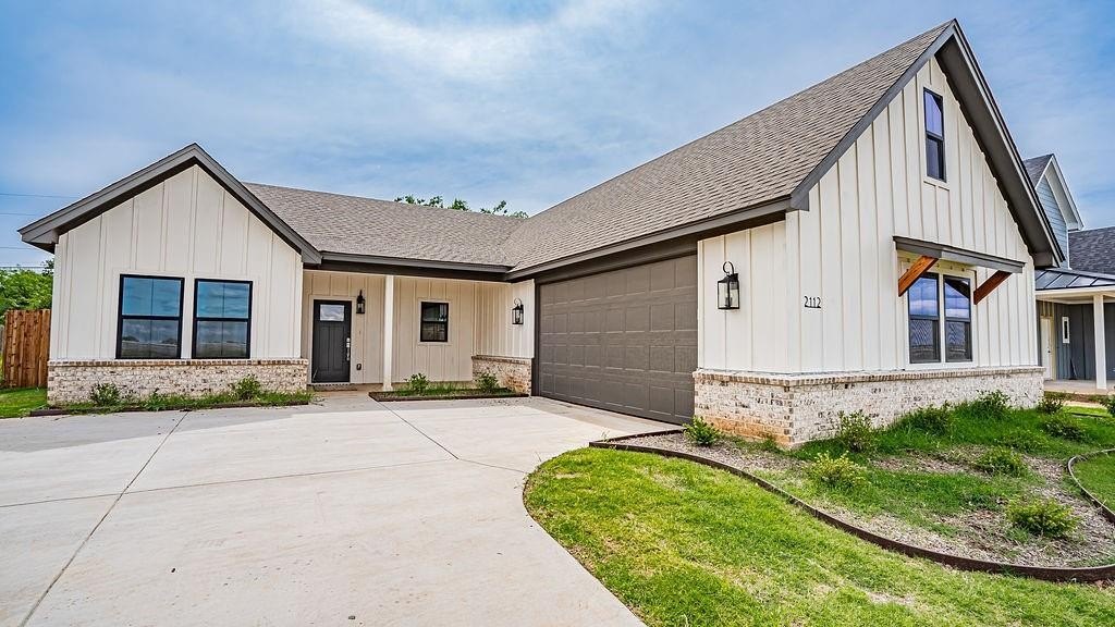 2112 Salina Circle, Granbury, TX 76048, 3 Bedrooms Bedrooms, ,2 BathroomsBathrooms,Residential,For Sale,2112 Salina Circle,20935955