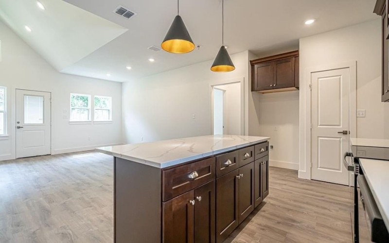 2112 Salina Circle, Granbury, TX 76048, 3 Bedrooms Bedrooms, ,2 BathroomsBathrooms,Residential,For Sale,2112 Salina Circle,20935955